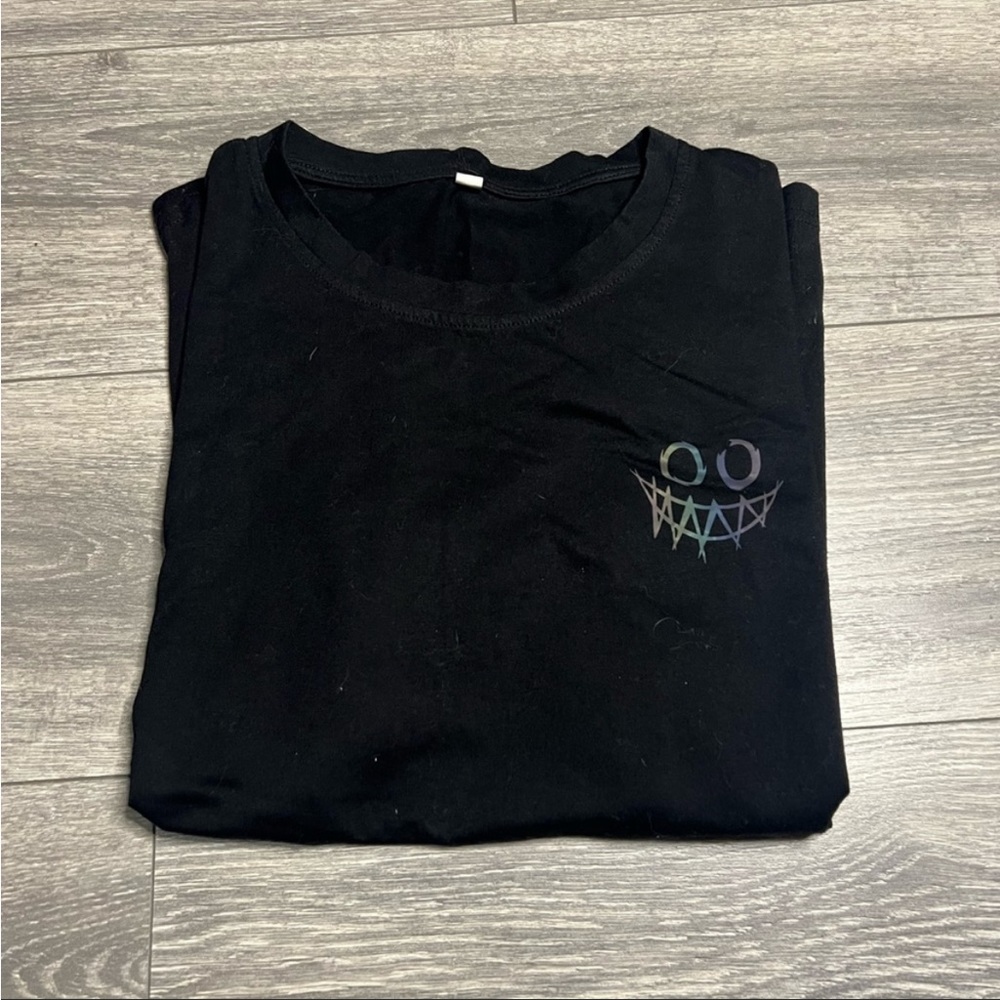 Reflective black shirt